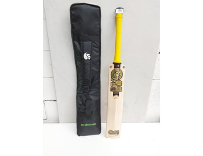 BRAND NEW

GM Psyche DXM 606 cricket bat in natu...