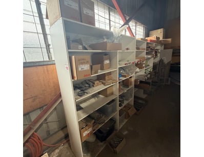 Lot of industrial shelving system comprising multi...