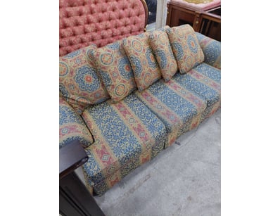 UNRESERVED Luxury Kangaroo Point Estate Furnitu... - Lot 285