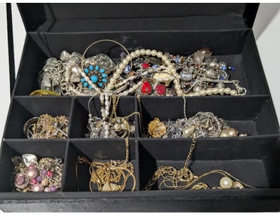 The Curio Collection (A985) - Lot 1192