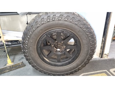 MOSTLY UNRESERVED 4x4 WORKSHOP BUSINESS CLOSURE... - Lot 122