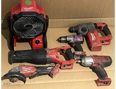 Cordless Milwaukee 18V Tools. 1 X M18 Csx Reciproc...