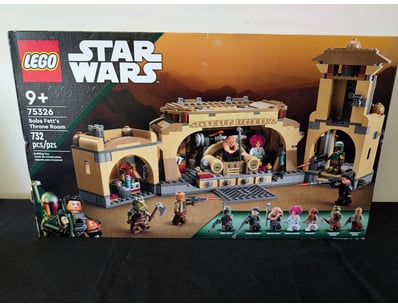 **UNRESERVED** COOKIE'S LIFETIME COLLECTION OF ... - Lot 705