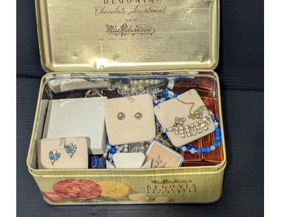 Antiques, Vintage & Interior Treasures (A999) - Lot 554