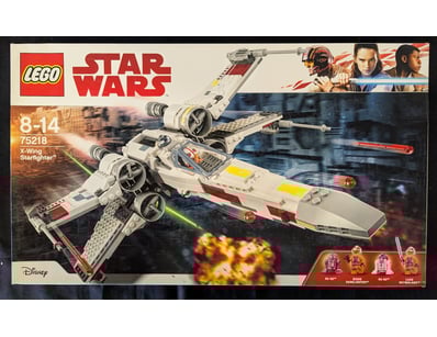 **UNRESERVED** LIFETIME COLLECTION OF LEGO PART... - Lot 707