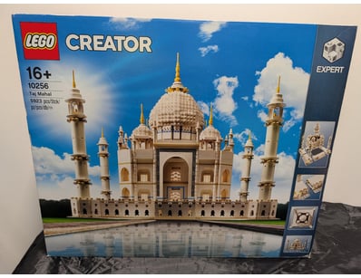 **UNRESERVED** LIFETIME COLLECTION OF LEGO PART... - Lot 774