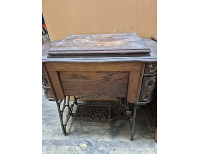 Antique & Vintage Showcase (A979) - Lot 5504