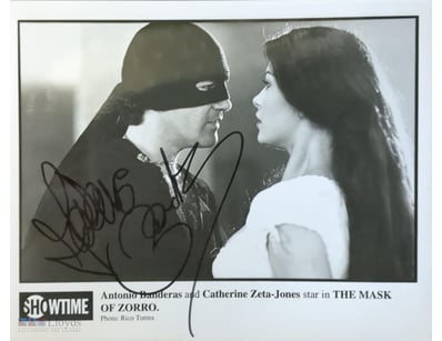 PHOTOGRAPH OF ANTONIO BANDERAS AND CATHERINE ZETA-...