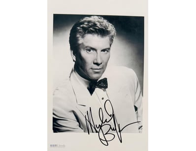 BOXING ICON MICHAEL BUFFER SIGNED PHOTO 

Michael ...