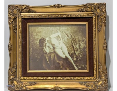 VINTAGE RECLINING NUDE FRAMED PICTURE



Size: 35c...