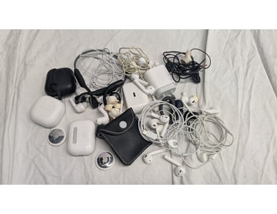 UNRESERVED Airport - Lost Property (A980) - Lot 447