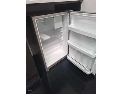 Fisher & Paykel compact refrigerator, Model 210863...