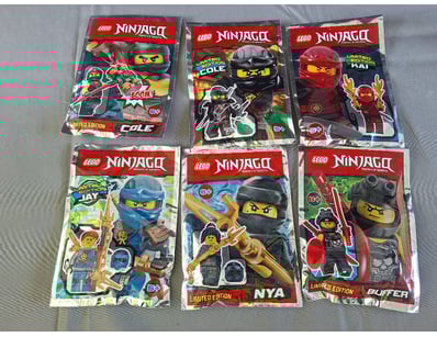 **UNRESERVED** LIFETIME COLLECTION OF LEGO PART... - Lot 197