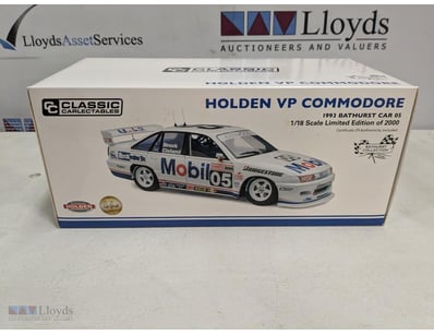 CLASSIC CARLECTABLES HOLDEN VP COMMODORE 1993 BATH...