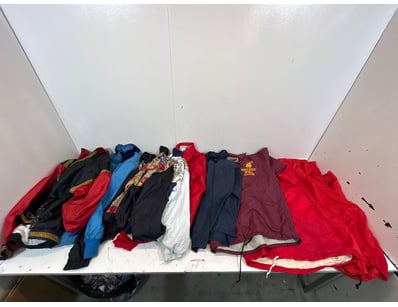 Entire Vintage Clothing Store Liquidation (ON11... - Lot 101