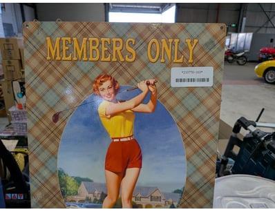 Vintage "Members Only - The 19th Hole" golf club m...