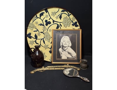 Curios & Collectables (A978) - Lot 524