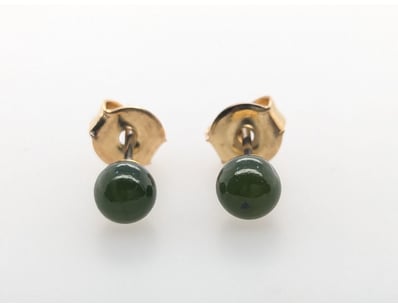 9CT YELLOW GOLD NEPHRITE EARRINGS


583010+43
...