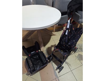 Stroller & Seat

SOLD AS LOT

