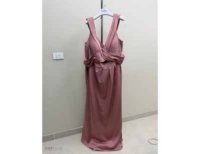 MAUVE PINK SLEEVELESS EVENING GOWN WITH DRAPED BOD...