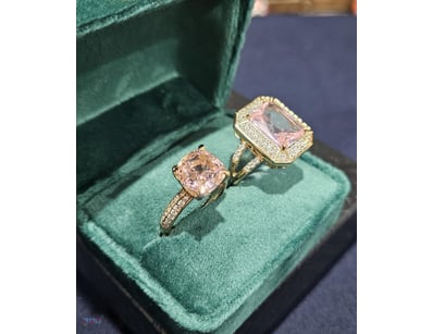 2XPCS GOLD PLATED RINGS WITH CUBIC ZIRCONIA STONES...