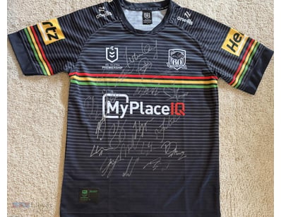 PENRITH PANTHERS 2026 SQUAD SIGNED JERSEY 

A Penr...