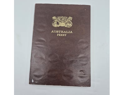 Curios & Collectables (A978) - Lot 588