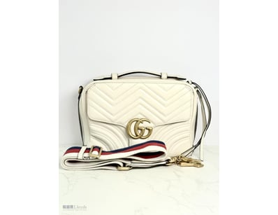 GUCCI MARMONT CAMERA WHITE BAG

Condition: 9 / 10
...
