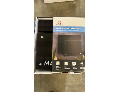 2x wall mailboxes

