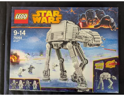 UNRESERVED COOKIES LIFETIME COLLECTION OF LEGO ... - Lot 589