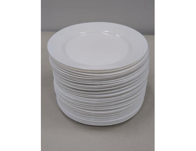 Collection of round dinner plates, plate diameter:...