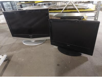 Lot of 2 LCD televisions comprising a Samsung LA32...