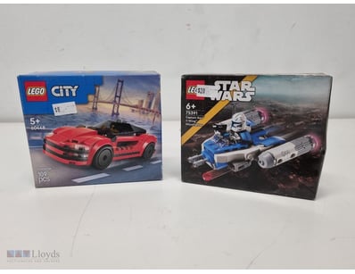 LEGO CITY SPORTS CAR AND LEGO STAR WARS CAPTAIN RE...