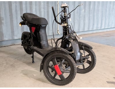 UNRESERVED Scooter Recreational Business Closure... - Lot 22