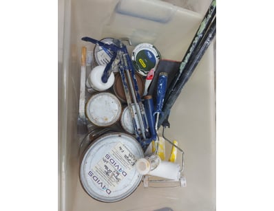 Assorted Lot containing Various Paint accessories ...
