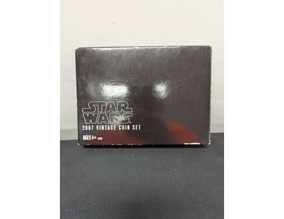 STAR WARS 2007 VINTAGE COIN SET

Item Size: Height...