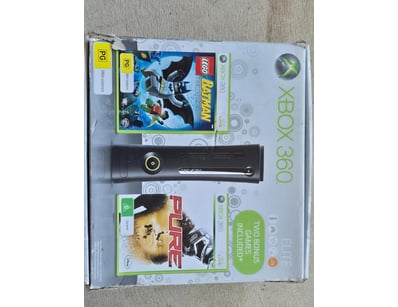 UNRESERVED Gaming Consoles (A989) - Lot 111