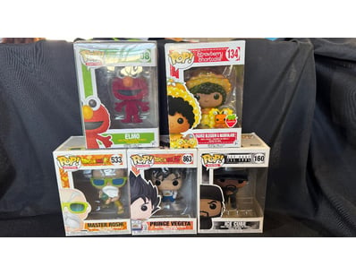 LOT OF 5 FUNKO POP VINYL COLLECTIBLE FIGURES

It...