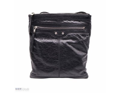 BALENCIAGA BLACK LEATHER RH DAY MESSENGER BAG

Ext...