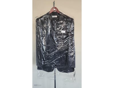 VINCERE ITALIAN 3 PCS MEN SUIT

Material: Polyeste...