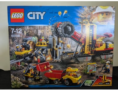 **UNRESERVED** COOKIE'S LIFETIME COLLECTION OF ... - Lot 982