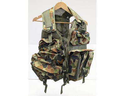 AUSTRALIAN DEFENCE FORCE CAMOUFLAGE TACTICAL VEST ...