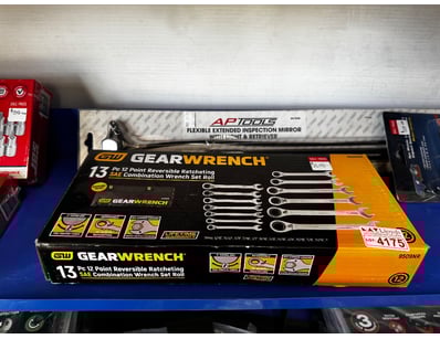 Distribution Business Equipment Liquidation (ON... - Lot 175