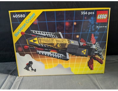 **UNRESERVED** LIFETIME COLLECTION OF LEGO PART... - Lot 204