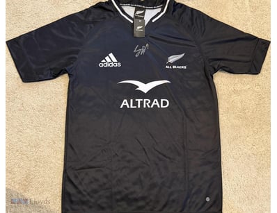 SONNY BILL WILLIAMS SIGNED ALL BLACKS JERSEY 

A A...