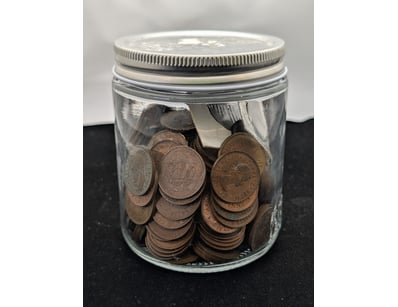 COLLECTION OF AUSTRALIAN HALF PENNIES

Various Y...