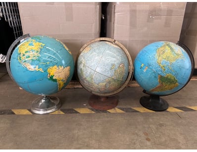 Entire Vintage Clothing Store Liquidation (ON11... - Lot 455