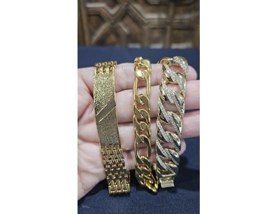 3XPCS GOLD PLATED BRACELETS  

Total Item Weight: ...