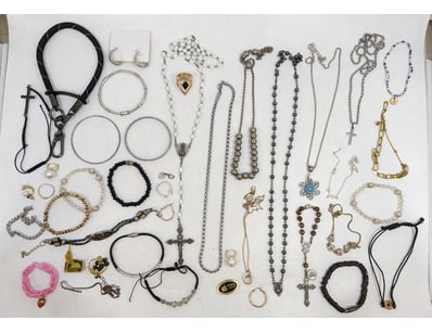 UNRESERVED Airport - Lost Property (A980) - Lot 290