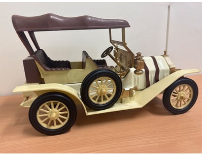 Mancave & Memorabilia (A1007) - Lot 453